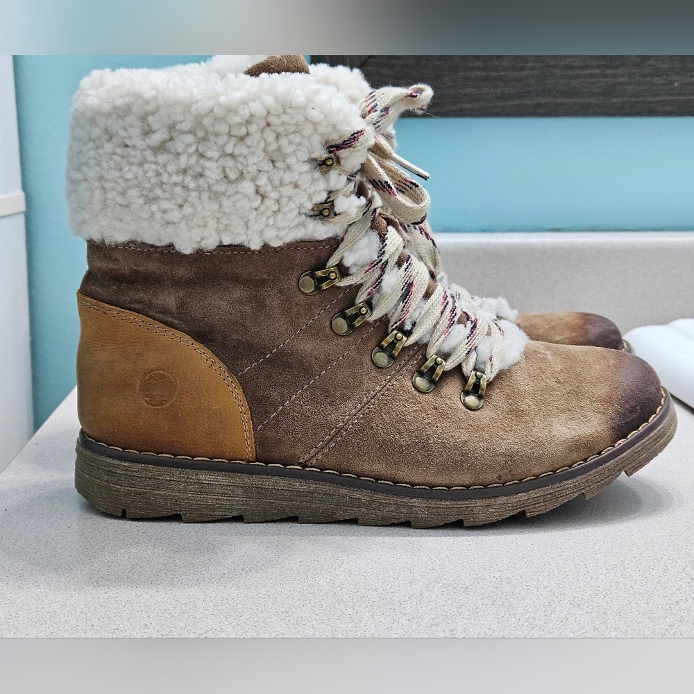 Wind River Lace Up Brown/Tan Faux Sherpa Boots Size 8
